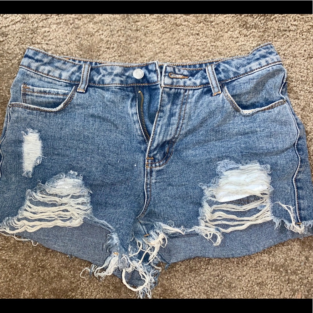 Hi waisted ripped shorts